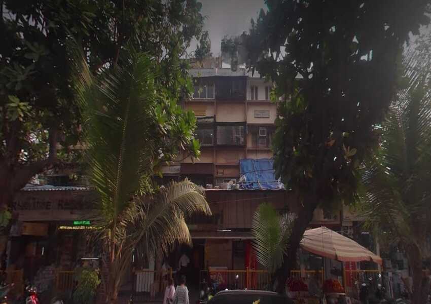 Office of 200 sq.ft. for Sale in Santacruz West, in Balaji Darshan Near Station
