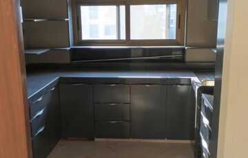 Sale 3 Bhk, 1150 sft, in Juhu, Nr Kelvani Mandal College.