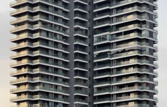 Sale Sea View 4 Bhk, 4116 sft, Bandra W, Reclamation, 81 Aureate