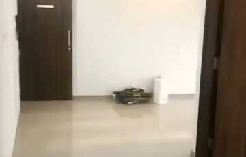 Sale 2 Bhk, 711 sft, in Vile Parle E, Nehru Rd.