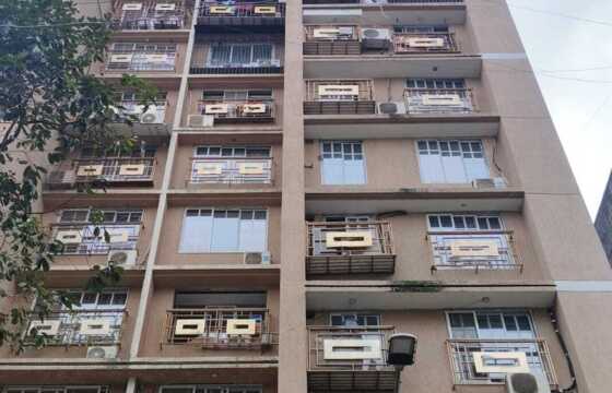 Sale 3 Bhk, 850 sft, in Khar W, 3rd Rd, Mohini Castle