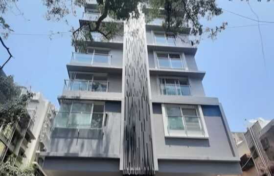 Sale 4 Bhk (3 bhk converted with added space), on Juhu Gulmohar Rd, 1170 sft.