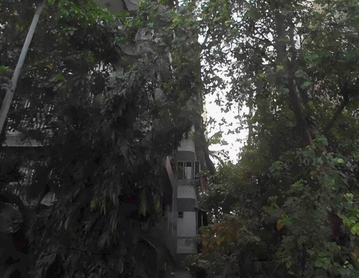 Rent S/F 4 Bhk, Khar W Linking Rd, 388, with private pool.