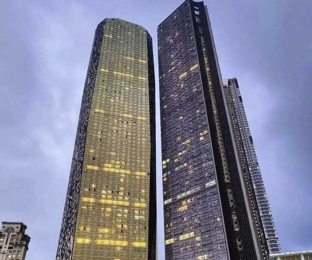 Rent 4 Bhk, 1545 sft, in Worli, Lodha Trump Tower.