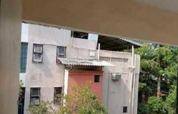 Rent 1 Rk Studio Apt at Juhu Tara Rd, Juhu Beach | with Private Balcony.