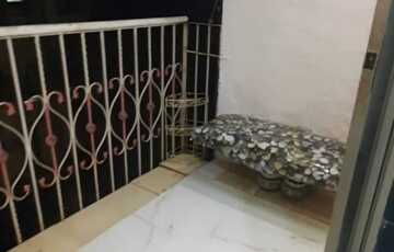 Sale 2 Bhk, 800 sft, in Andheri W, Oshiwara, Sumukh Heights.