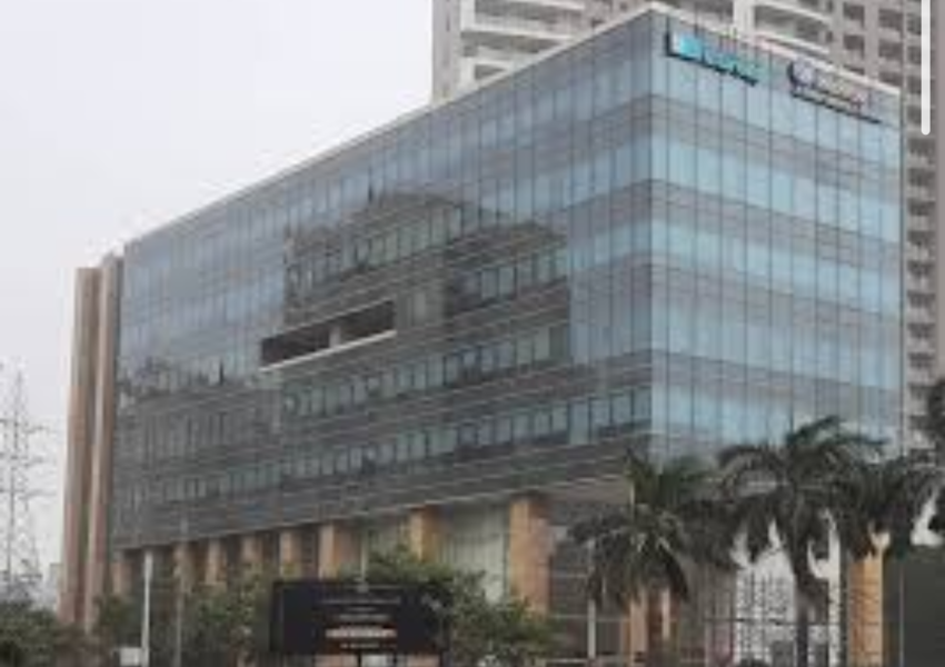 Commercial Office Space of 7500 sq.ft. Built Up Area for Sale at Windsor Corporate Park, Oshiwara, Andheri West.