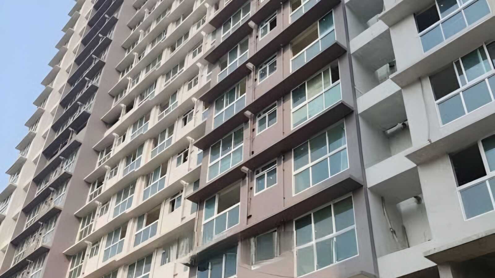 Eminente 1, Khar West.
