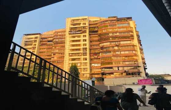 Sale 4 Bhk, Andheri W Oshiwara, 2000sft, Evershine Green.