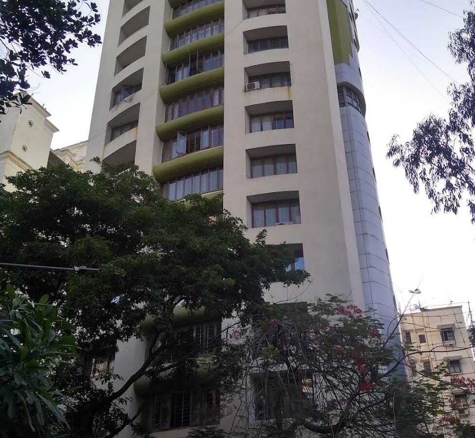 Rent S/F 4 Bhk Duplex in Bandra W, Nr Almeida Park, Vinrita Apt.