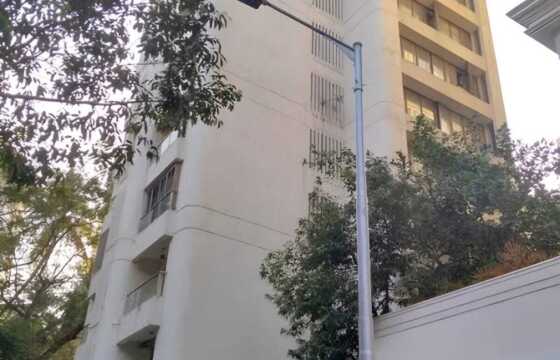 Sale 4 Bhk, 1700 sft, Khar W, 14th Rd, Urvashi Terraces.