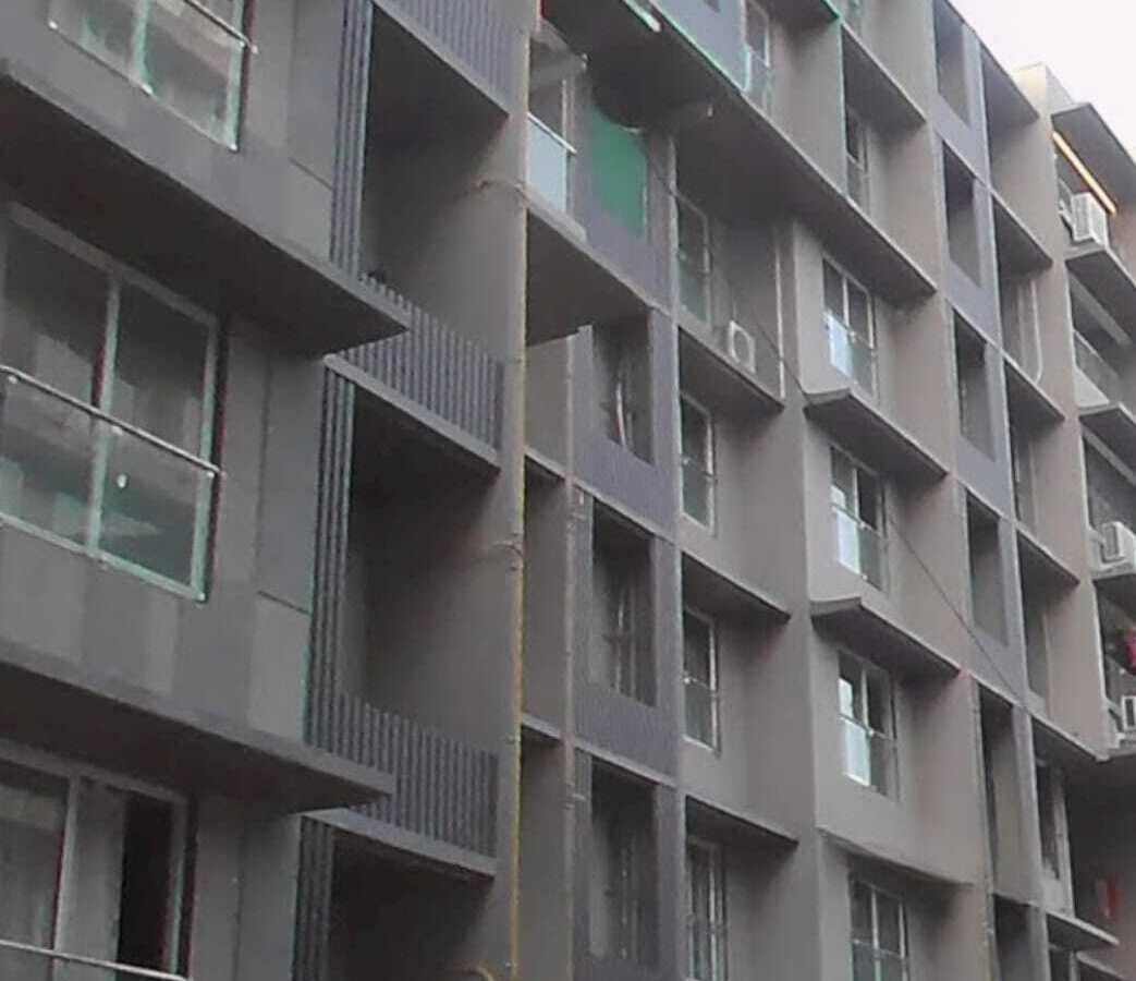 Sale 1 Bhk, 405 sft, in Santacruz W, Acharat Baug, Railway Colony.