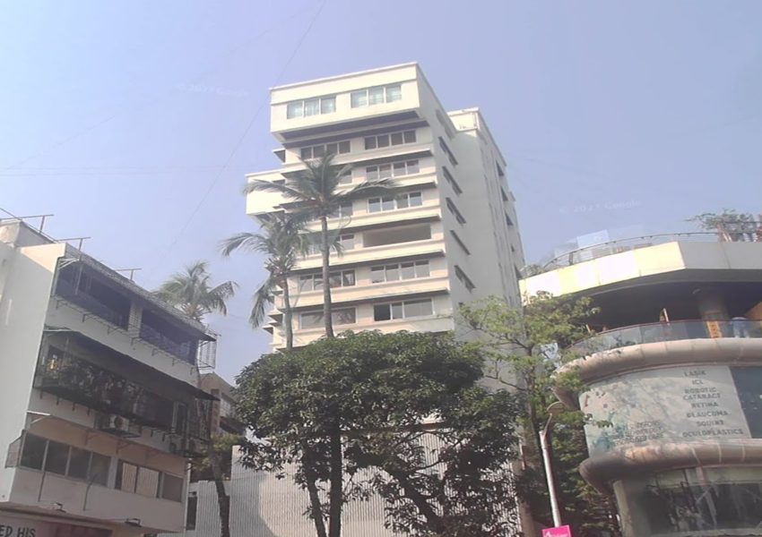 Office at Linking Road, Bandra, Sale, 620 sq.ft., at Esprenza Building.