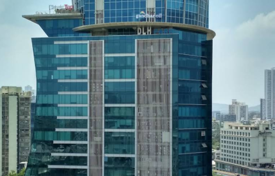 Rent Furnished 1500 sft Office in Goregaon W, SV Rd, DLH Park.