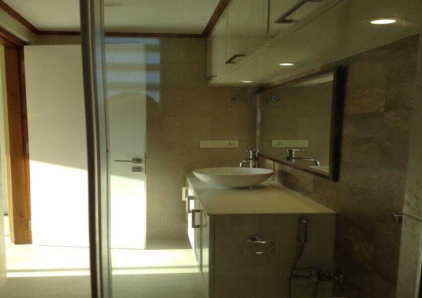 Sale 3 Bhk, Juhu Gulmohar DLH Square Cross Rd no. 9 and 10, a Building that Stands Apart