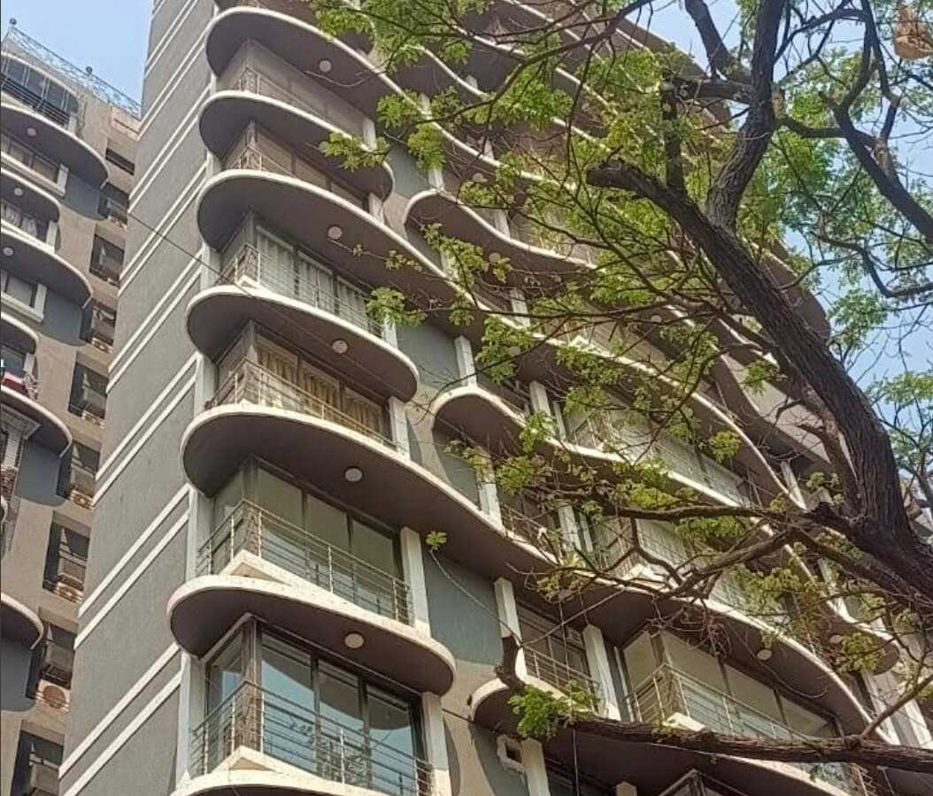 Fortune Paradise, Khar West.