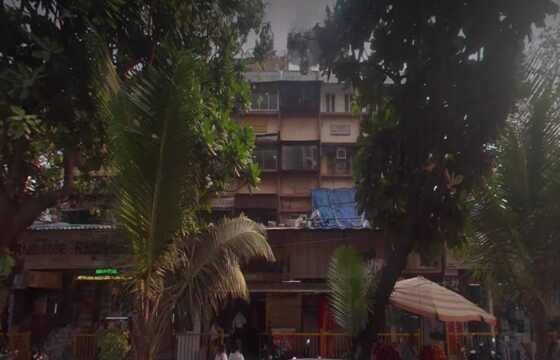 Office of 200 sq.ft. for Sale in Santacruz West, in Balaji Darshan Near Station