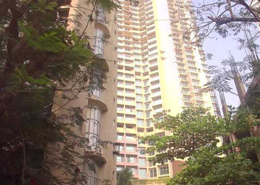 Sale 3 Bhk, at Link Garden Tower, Andheri W Lokhandwala.