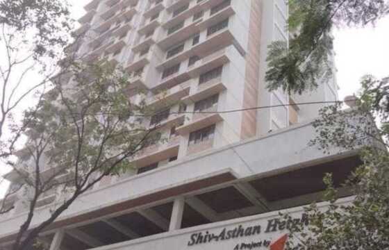 Sale 310 sft Shop in Khar W, 16th Rd, Shiv Asthan Heights.