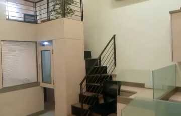Rent Furnished 590 sft Office in Andheri W, Off Link Rd, Oberoi Chambers II.