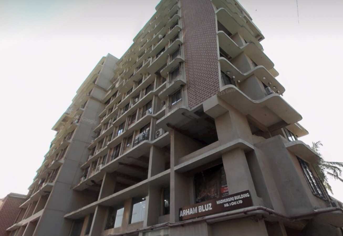 Sale 4 Bhk Jodi Flat, 2100 sft, in Andheri W, Arham Bluz.