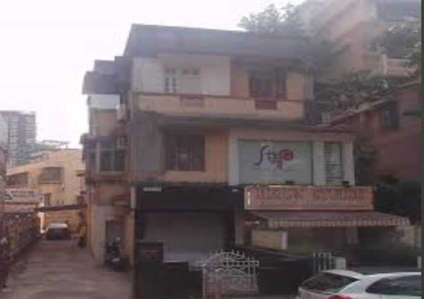 Rent 700 sft Office, Bandra W Waterfield Rd, Manju Villa.