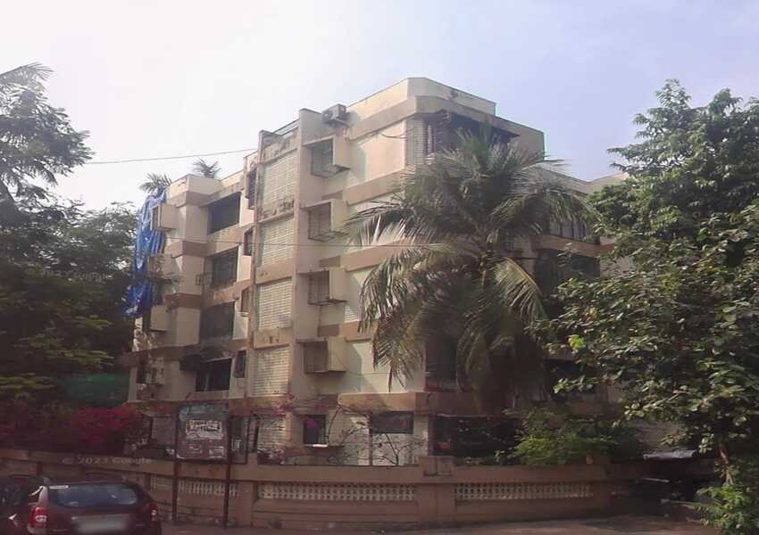 Sale 2 Bhk, 650 sft, Andheri W, Juhu Verova Link Rd, Sea Birds.