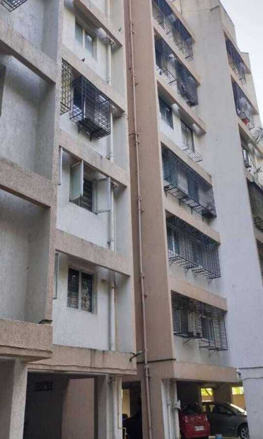 Sale 2 Bhk, 930 sft, Andheri W Model Town, Prachi Chsl.