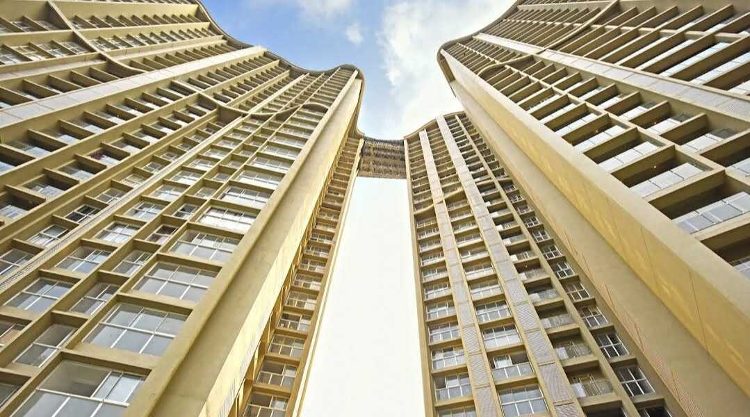Sale 3 Bhk, 1318 sft, Runwal Elegante, Andheri W Lokhandwala.