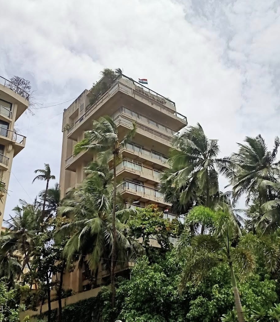 Premium Building in Pali Hill, Bandra West