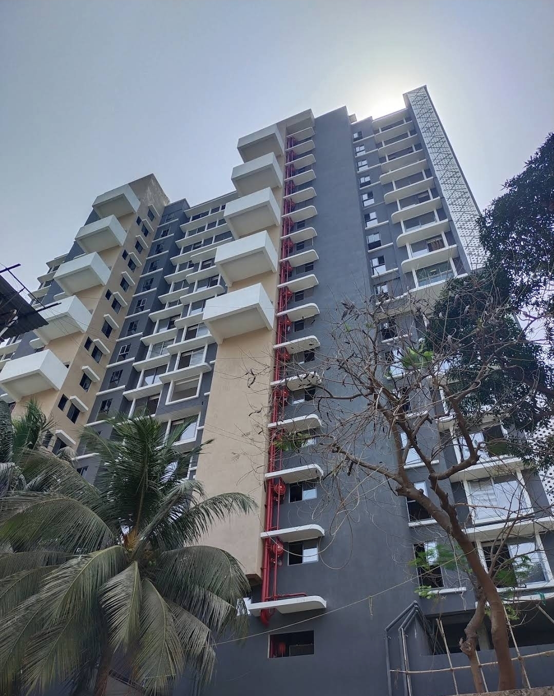 Ekta Trinity, Santacruz West